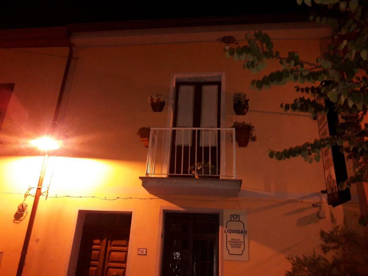 Hotel La Piazzetta Austis Esterno foto
